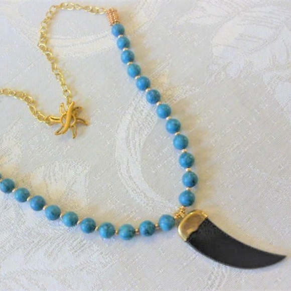 Designer boutique Jewelry - Horn & Turquoise stones Necklace NEW